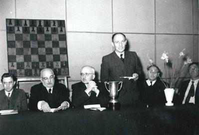 Barav speaking. To the left Rosen, Remez, and Turchiner.